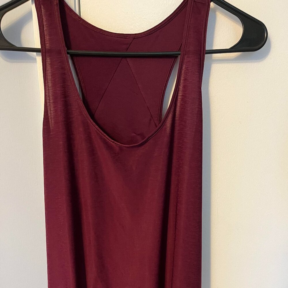 Lululemon Essential Tank Pleated Size 8 Casis EUC